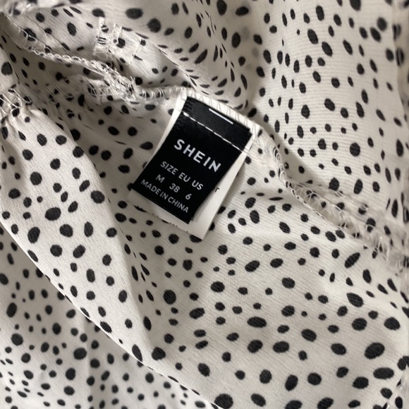 Shein black and white V-neck polka dot cropped blouse ruffle sleeve Medium - Picture 3 of 4